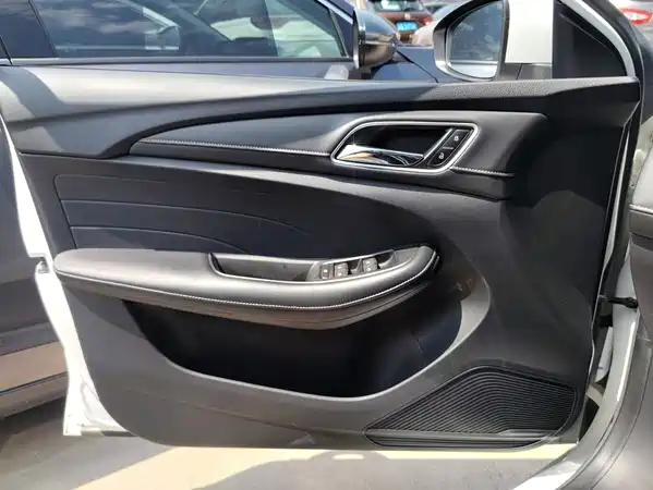 Roewe i5 2020