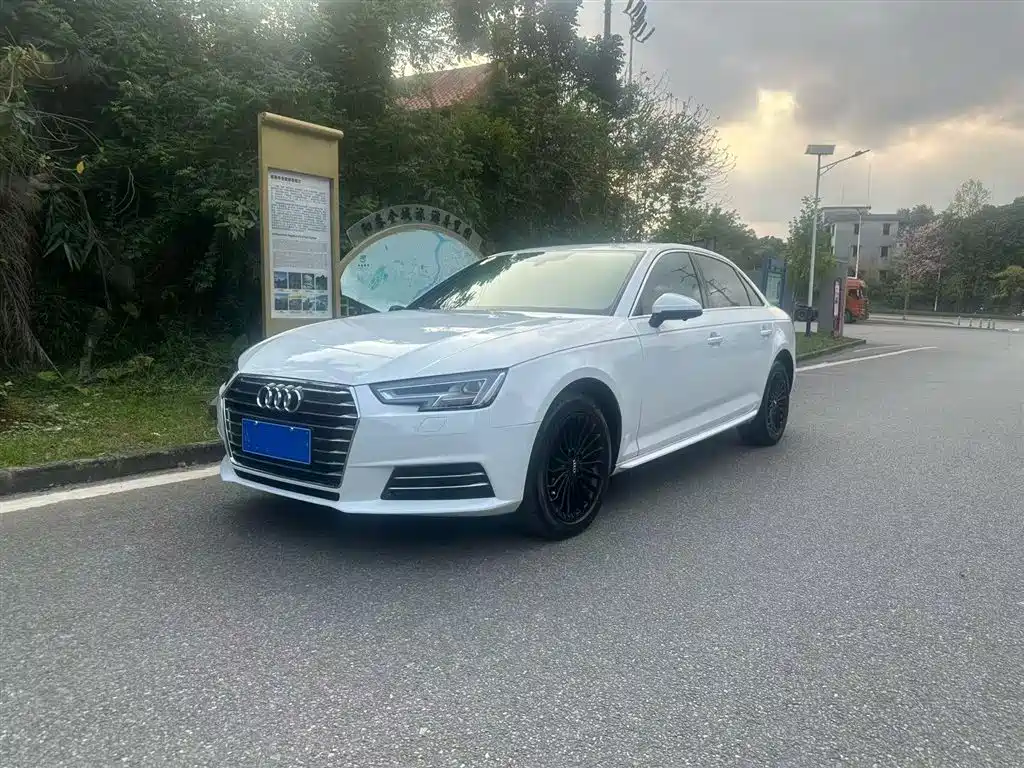 Audi A4L 2018 — фото 2