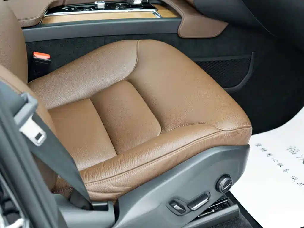 Volvo XC90 2021 — фото 29