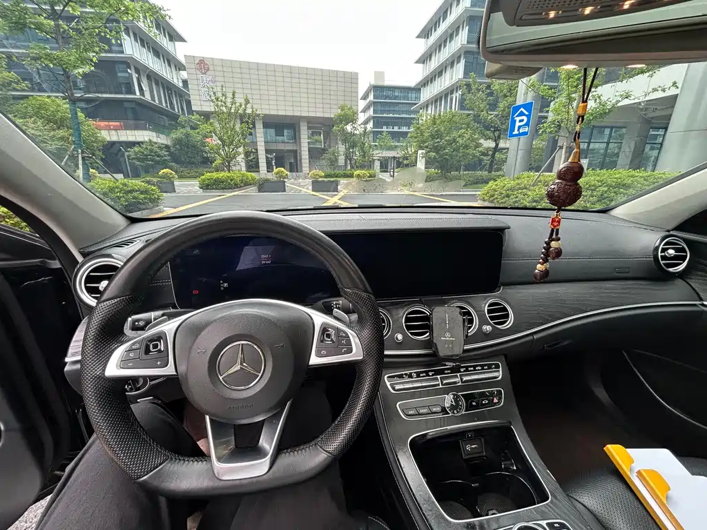 Mercedes-Benz E-Class 2018 — фото 12
