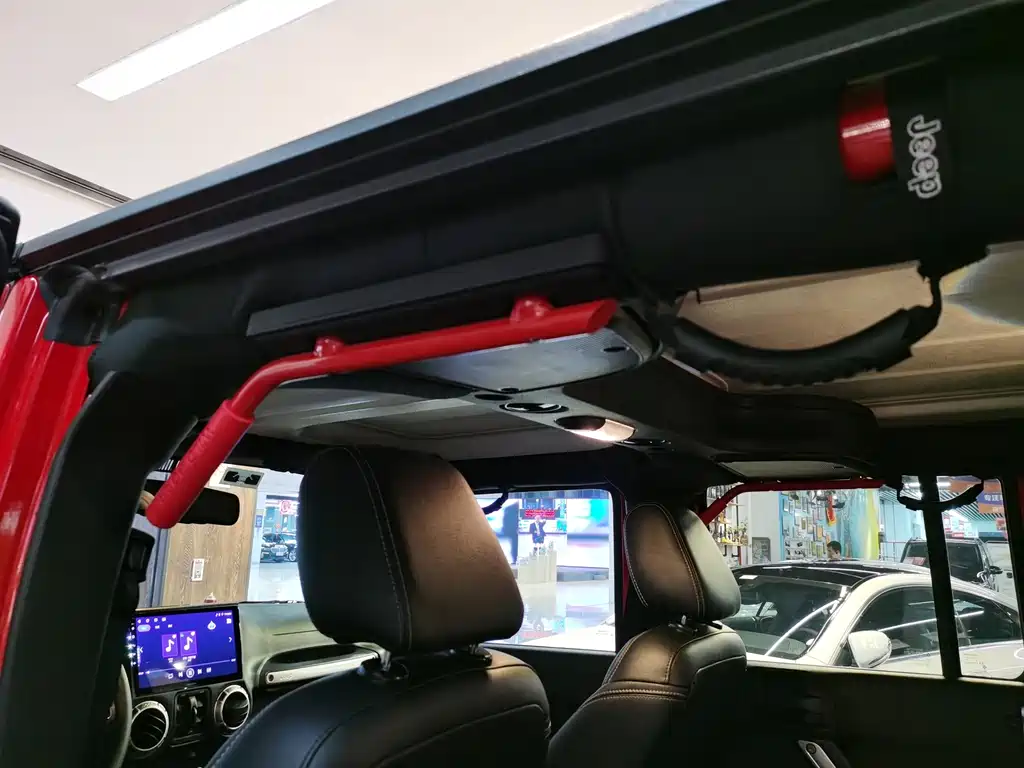 Jeep Wrangler 2017 — фото 11
