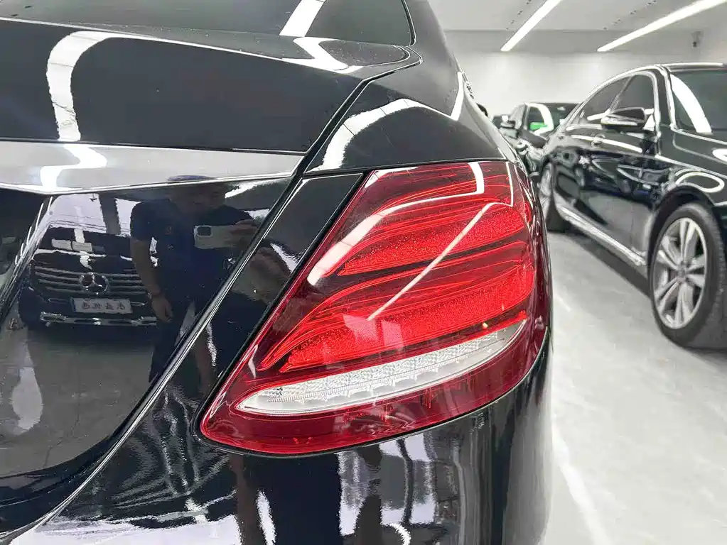 Mercedes-Benz E-Class 2018 — фото 22