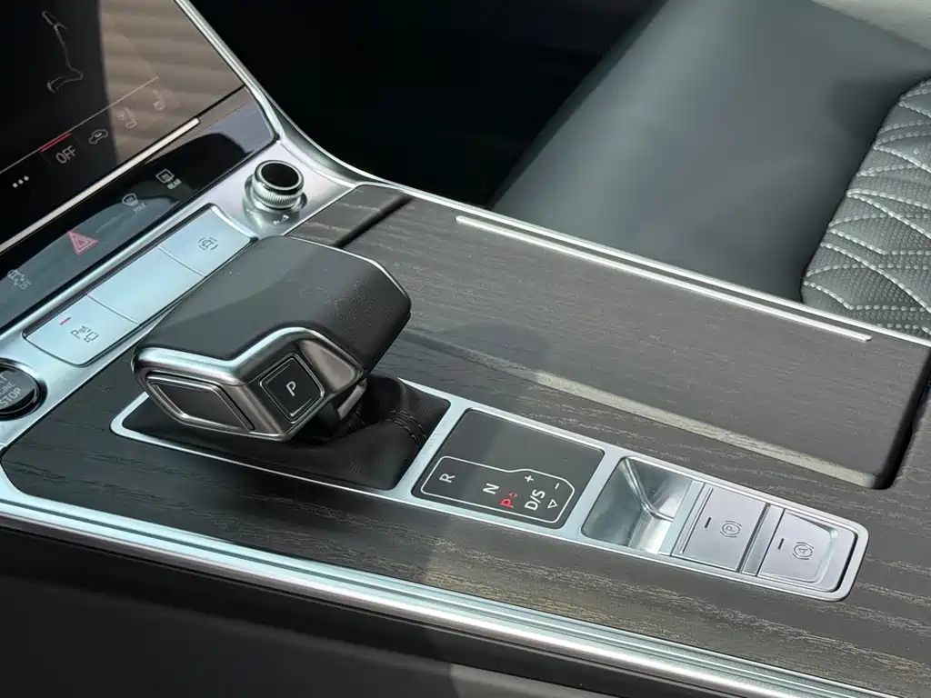 Audi A6L 2025 — фото 17