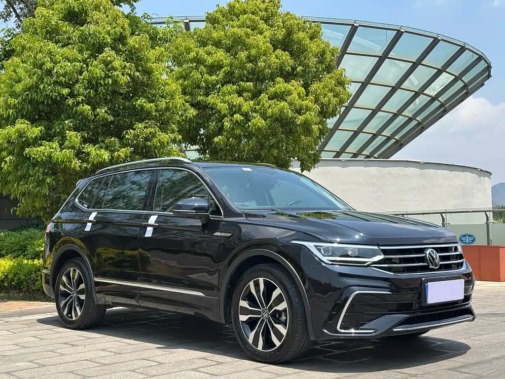 Volkswagen Tiguan L 2022 — фото 3