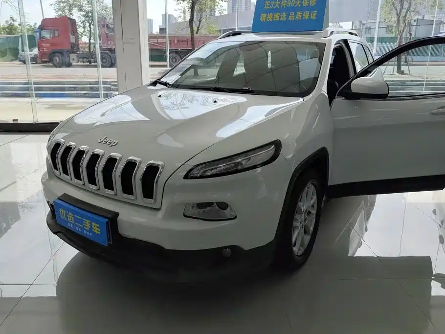 Jeep Cherokee 2017 — фото 1