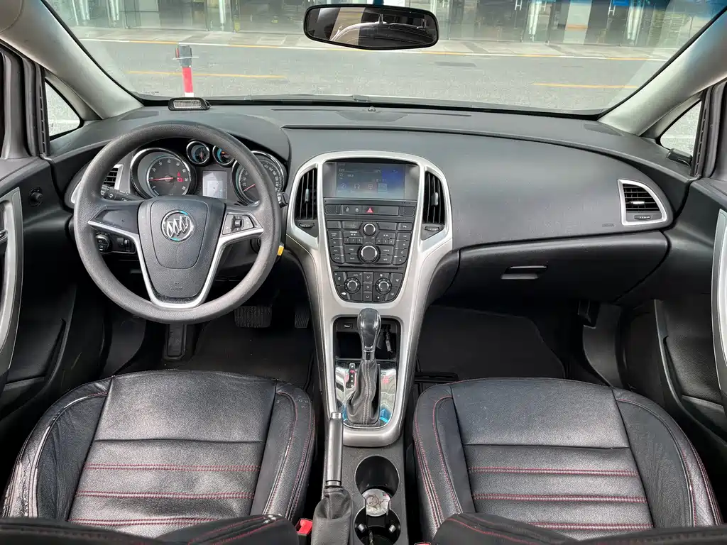 Buick Excelle 2015 — фото 15