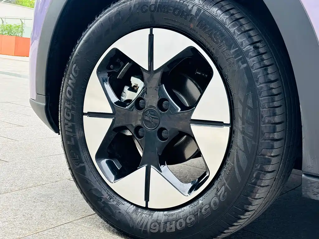 Geely Galaxy Starwish 2025 — фото 14