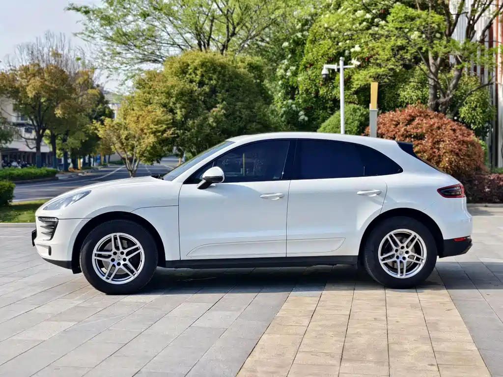 Porsche Macan 2017 — фото 8