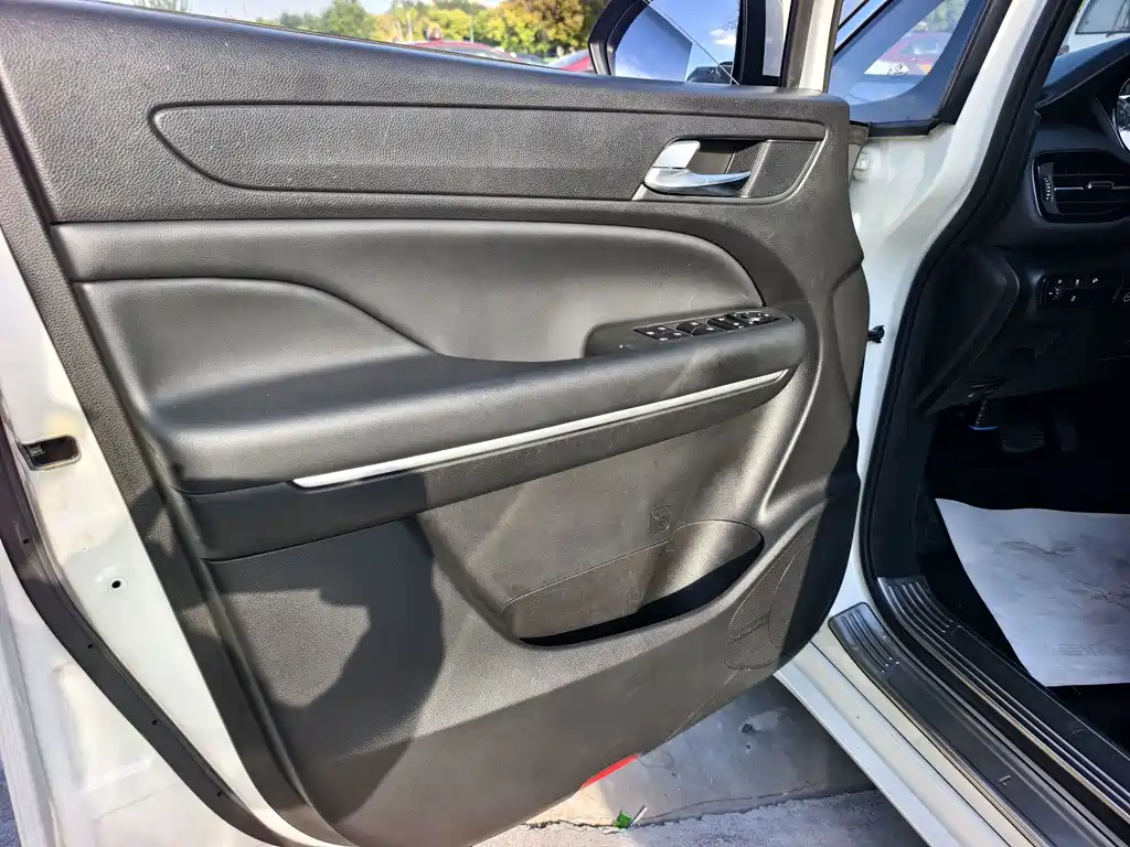 GAC Trumpchi M6 2020 — фото 7