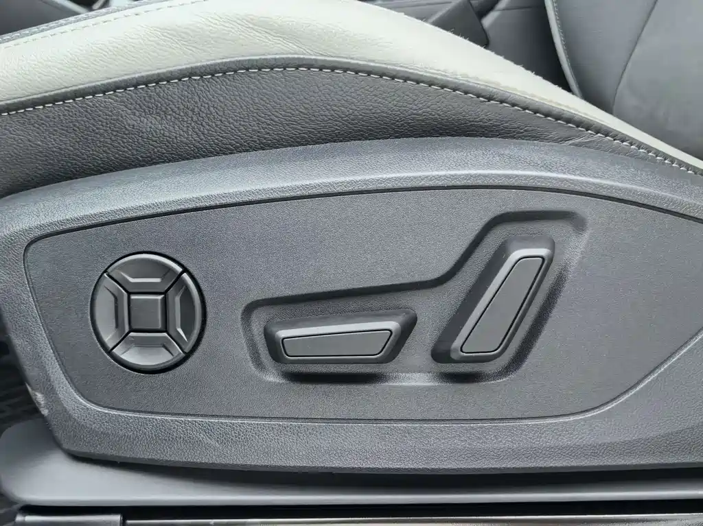 Audi Q3 2023 — фото 10