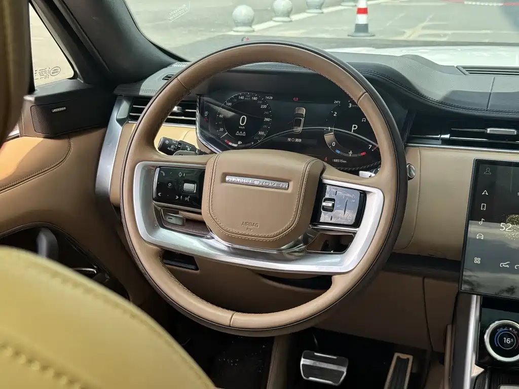 Land Rover Range Rover 2023 — фото 16