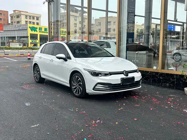 Volkswagen Golf 2021