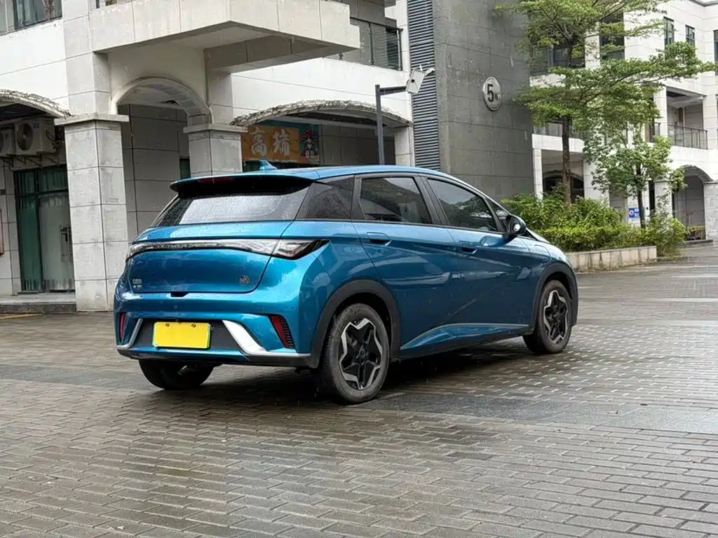 BYD Dolphin 2023