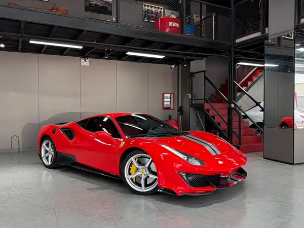 Ferrari 488 2016