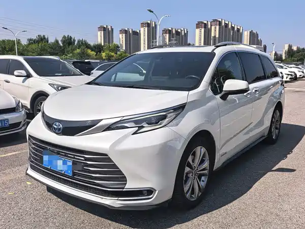 Toyota Sienna 2023