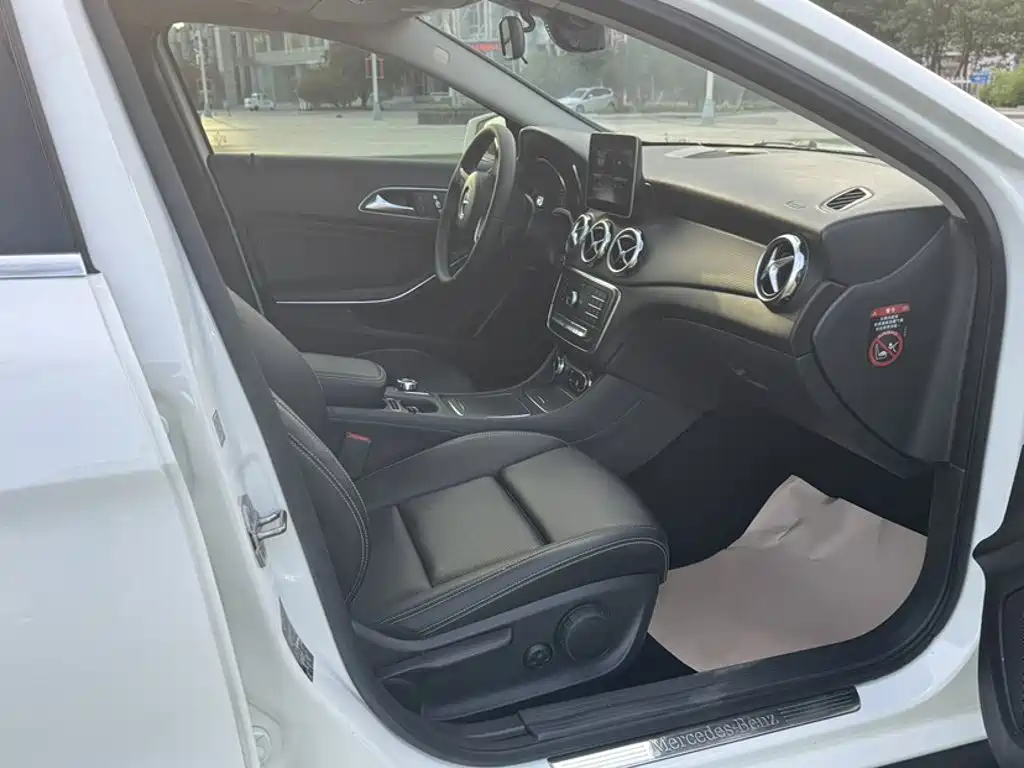 Mercedes-Benz GLA 2018 — фото 10