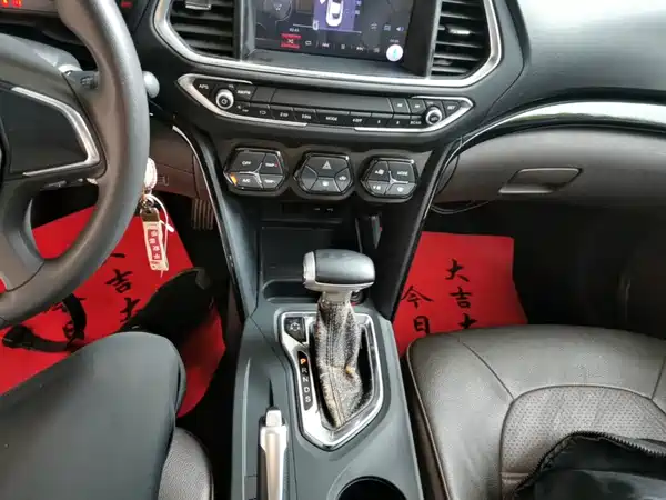 GAC Trumpchi GS4 2015