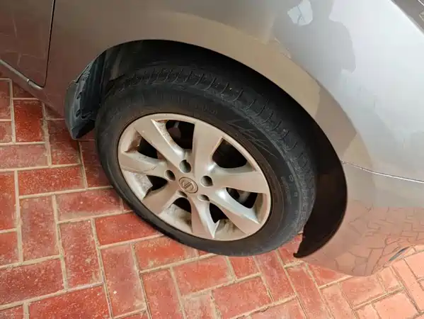 Nissan Tiida 2012