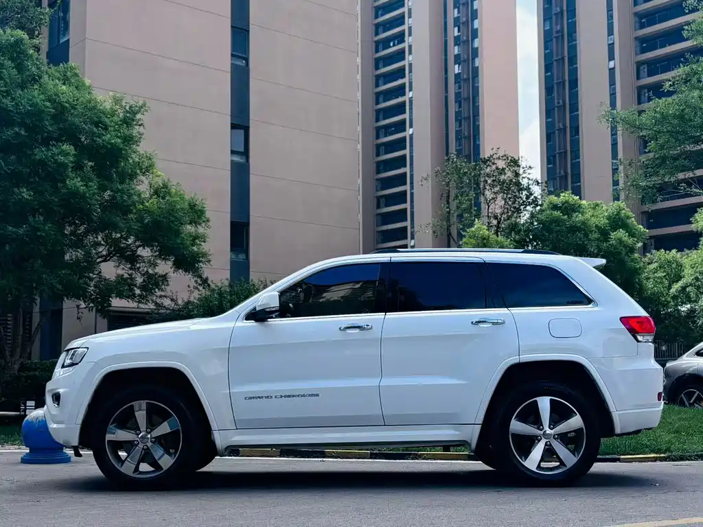Jeep Grand Cherokee 2016
