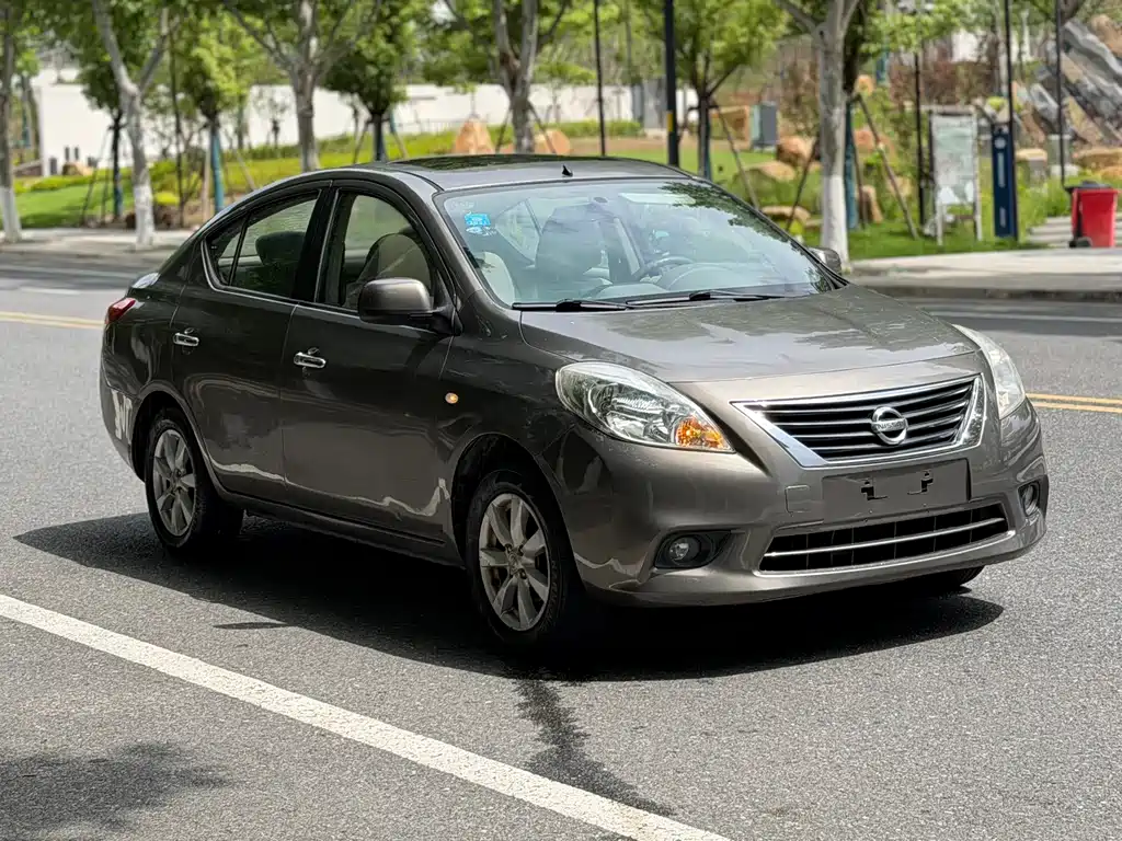 Nissan Sunny 2012 — фото 3