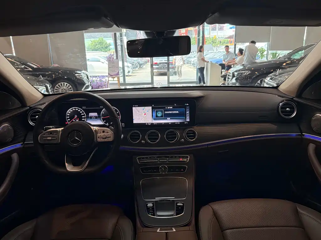 Mercedes-Benz E-Class 2020 — фото 17