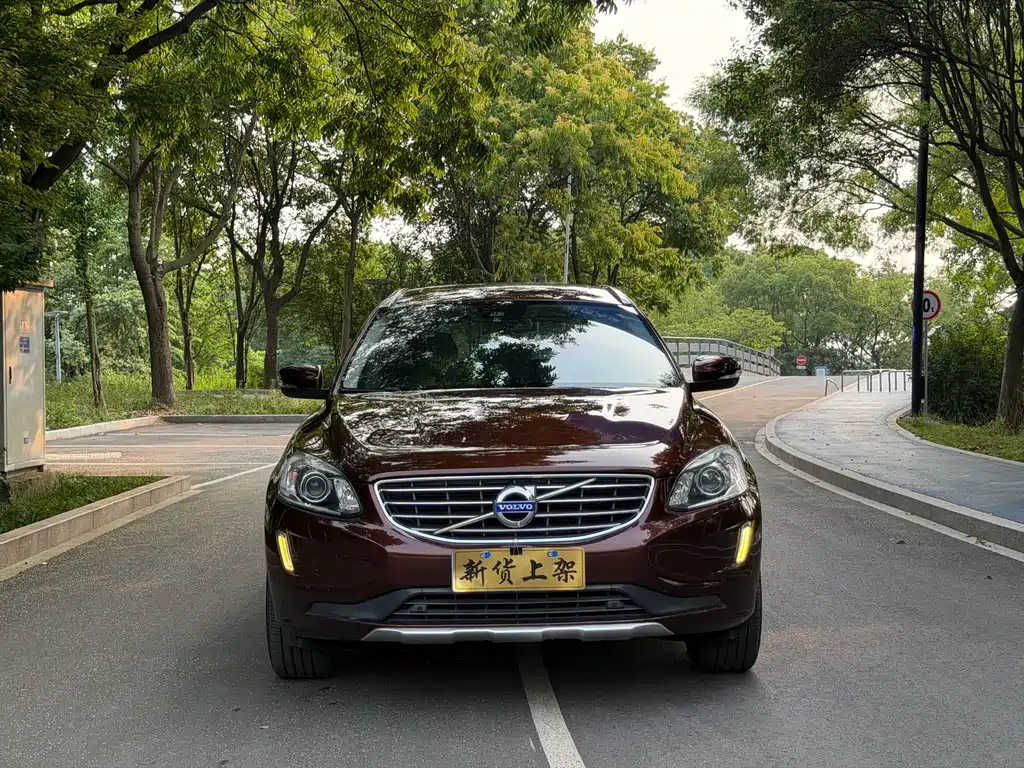 Volvo XC60 2017 — фото 2