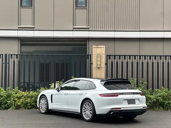 Porsche Panamera 2019