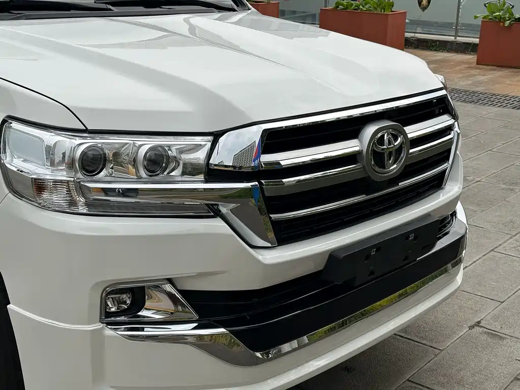 Toyota Land Cruiser 2013 — фото 10
