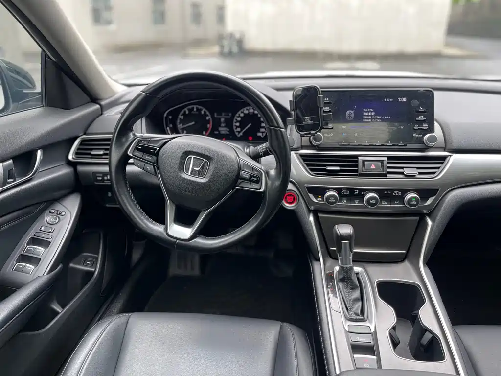 Honda Accord 2019 — фото 11