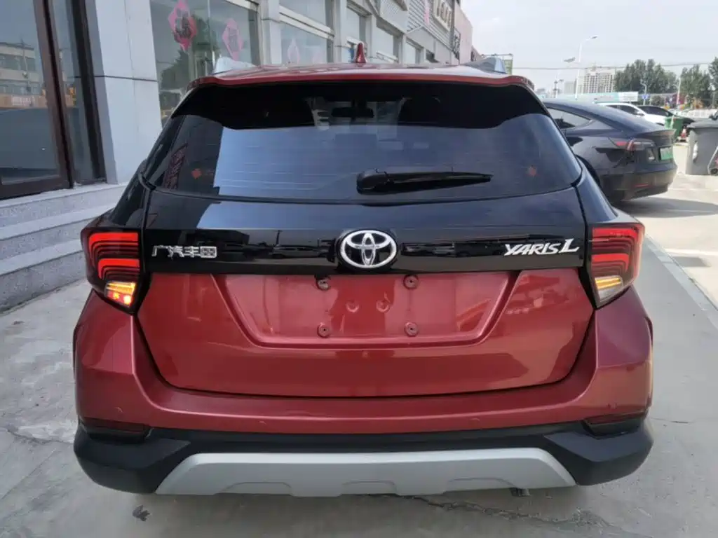 Toyota Yaris L 2020 — фото 6