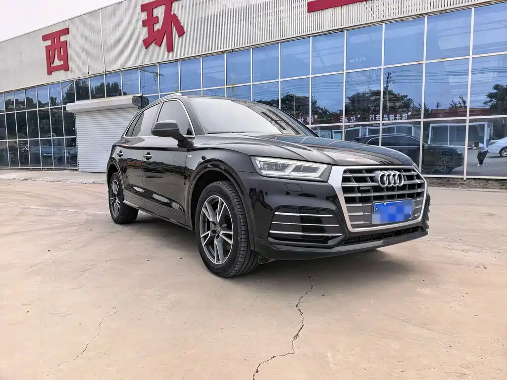 Audi Q5L 2019 — фото 1