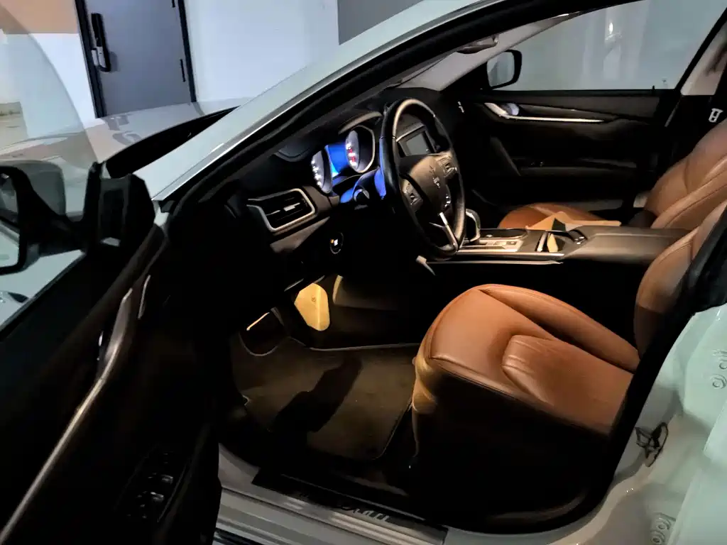 Maserati Ghibli 2015 — фото 7