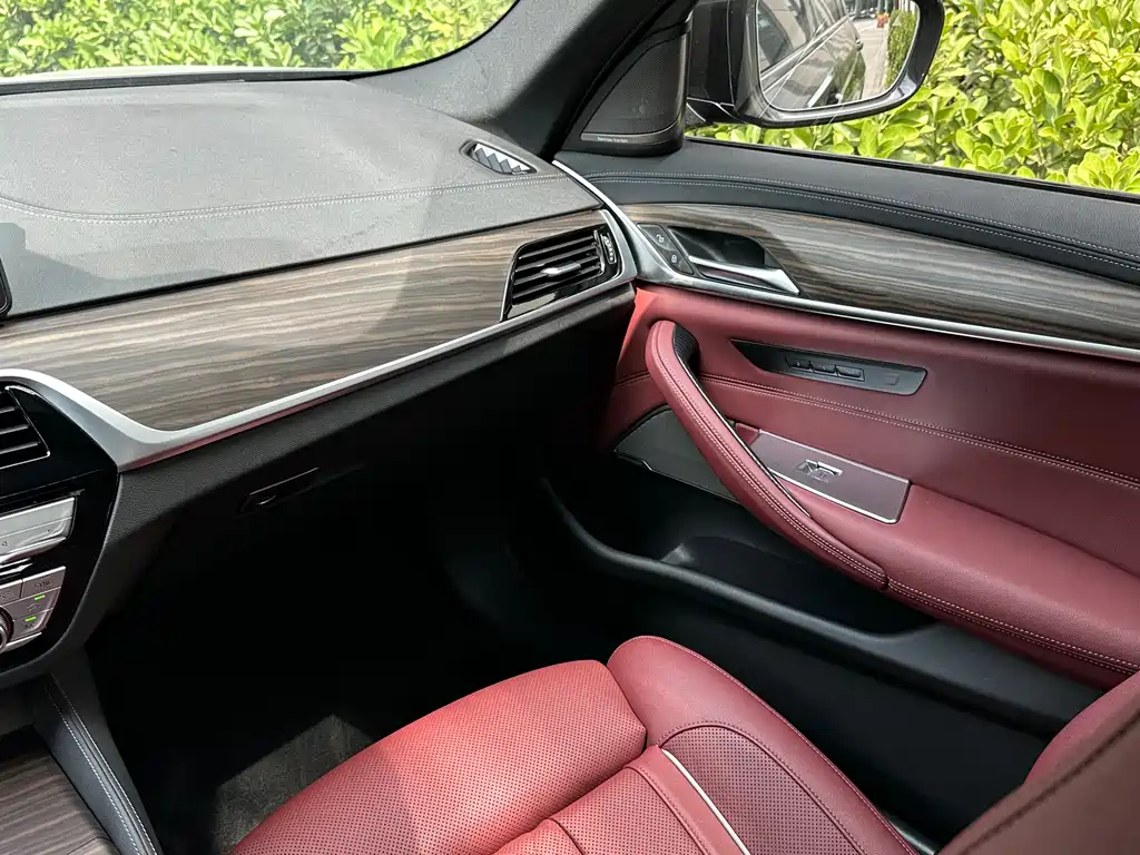 BMW 5 Series 2022 — фото 16
