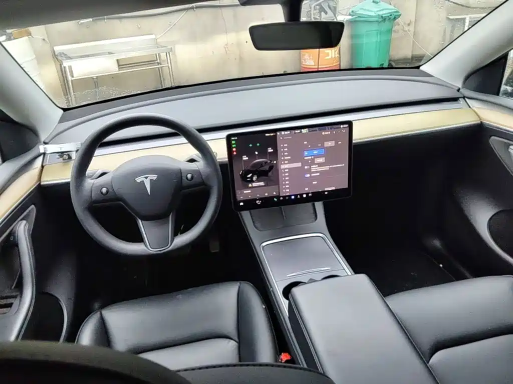 Tesla Model Y 2022 — фото 10