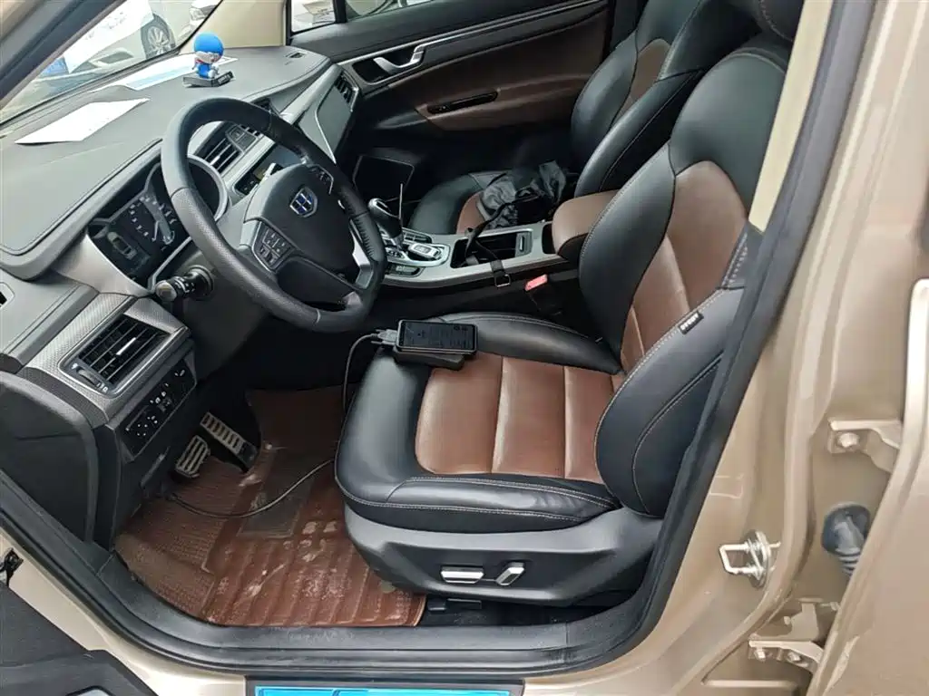 Geely Emgrand GS 2017 — фото 15