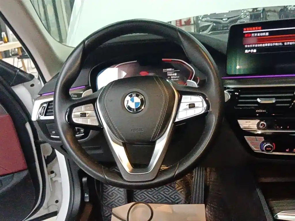 BMW 5 Series 2021 — фото 11