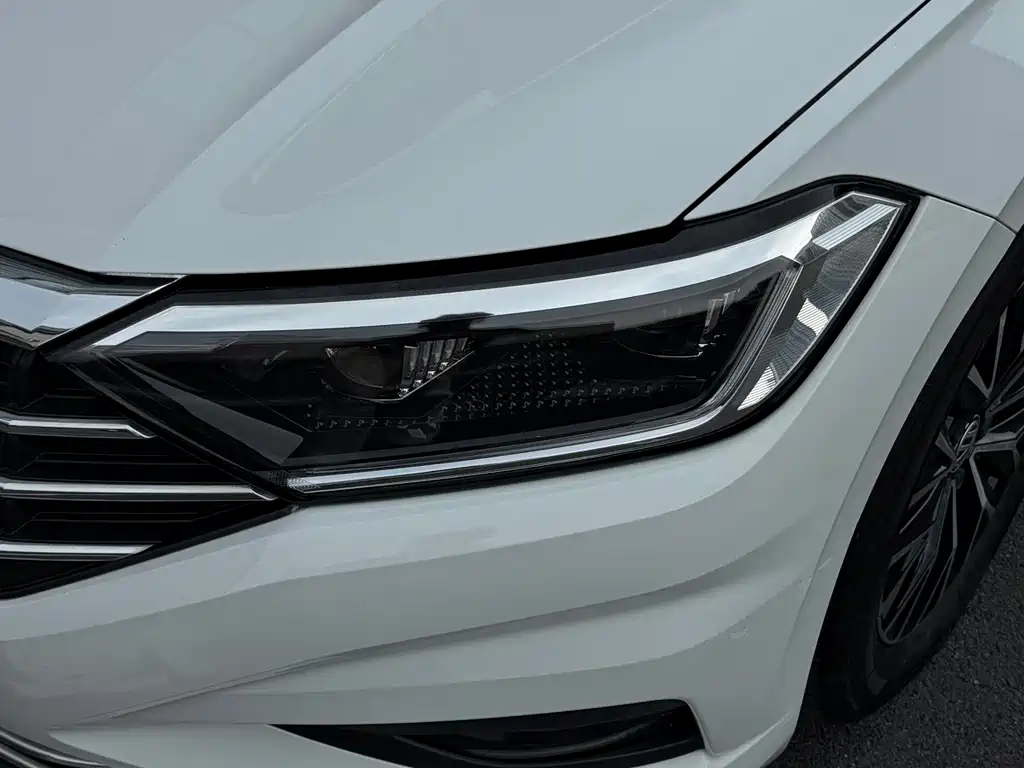 Volkswagen Sagitar 2021
