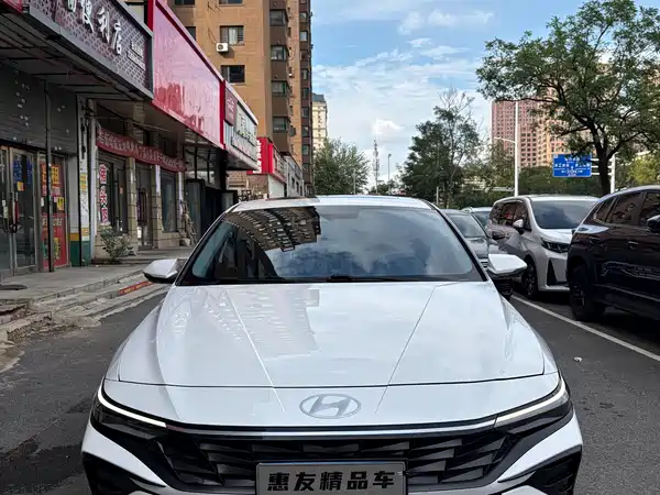 Hyundai Elantra 2023