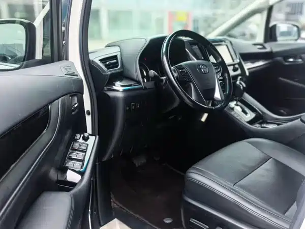 Toyota Vellfire 2020