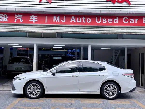 Toyota Camry 2019