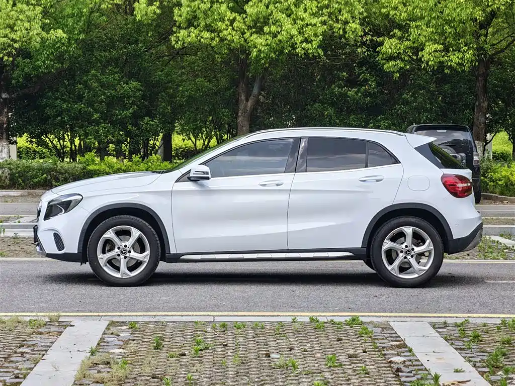 Mercedes-Benz GLA 2018 — фото 22