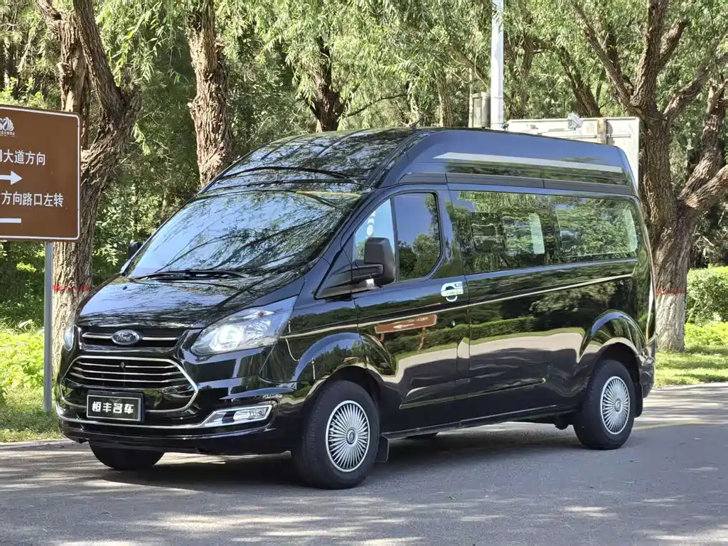 Ford Transit 2022 — фото 1
