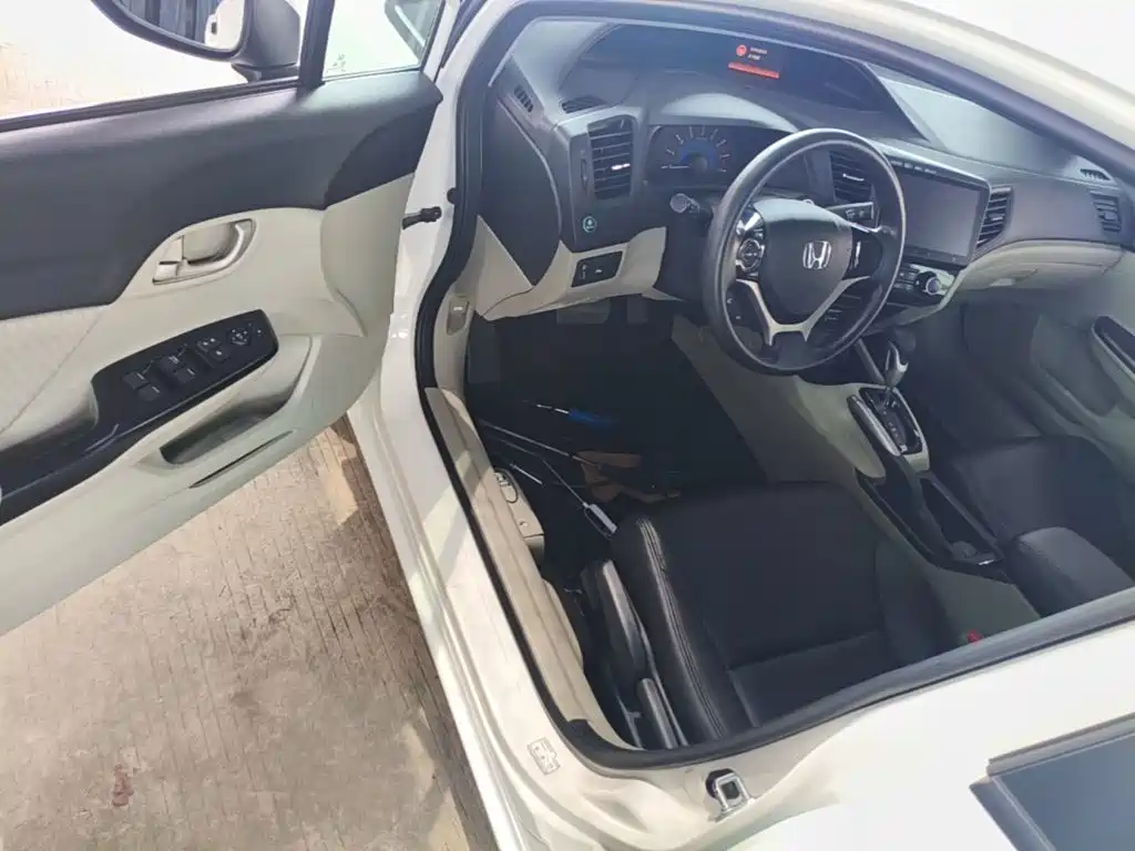 Honda Civic 2016 — фото 16