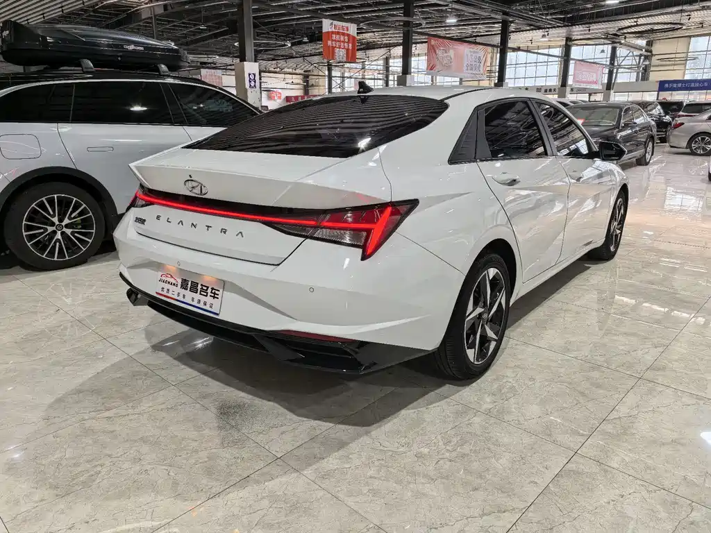 Hyundai Elantra 2023