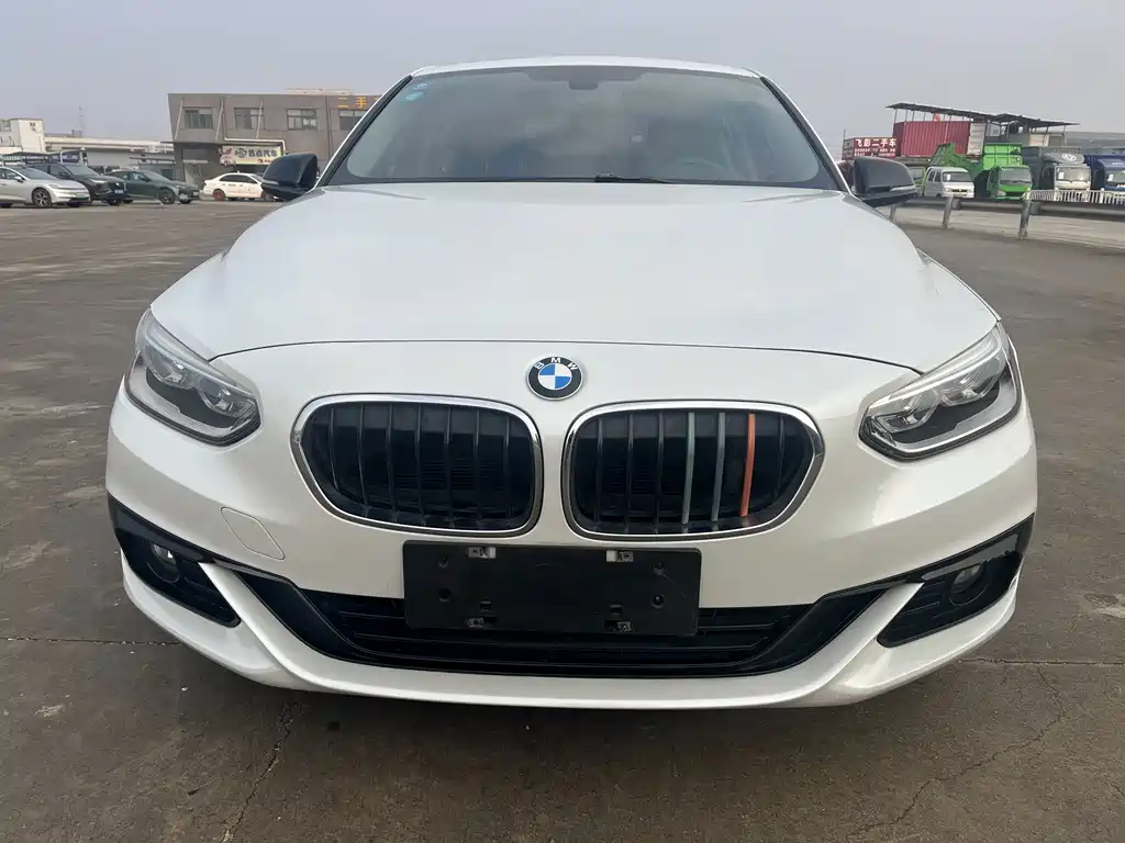 BMW 1 Series 2018 — фото 20