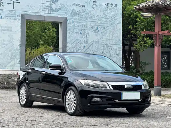 Qoros 3 2016