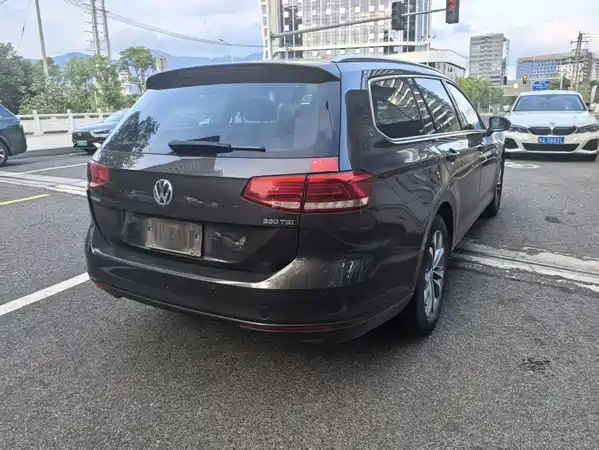 Volkswagen Viloran 2016
