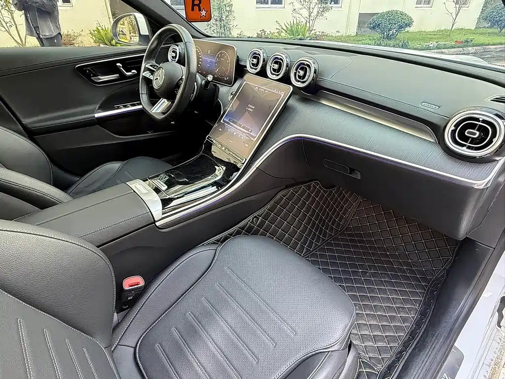 Mercedes-Benz C-Class 2025 — фото 9