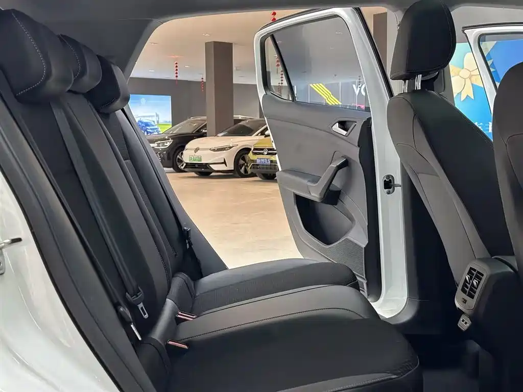 Volkswagen Explore The Shadows 2024