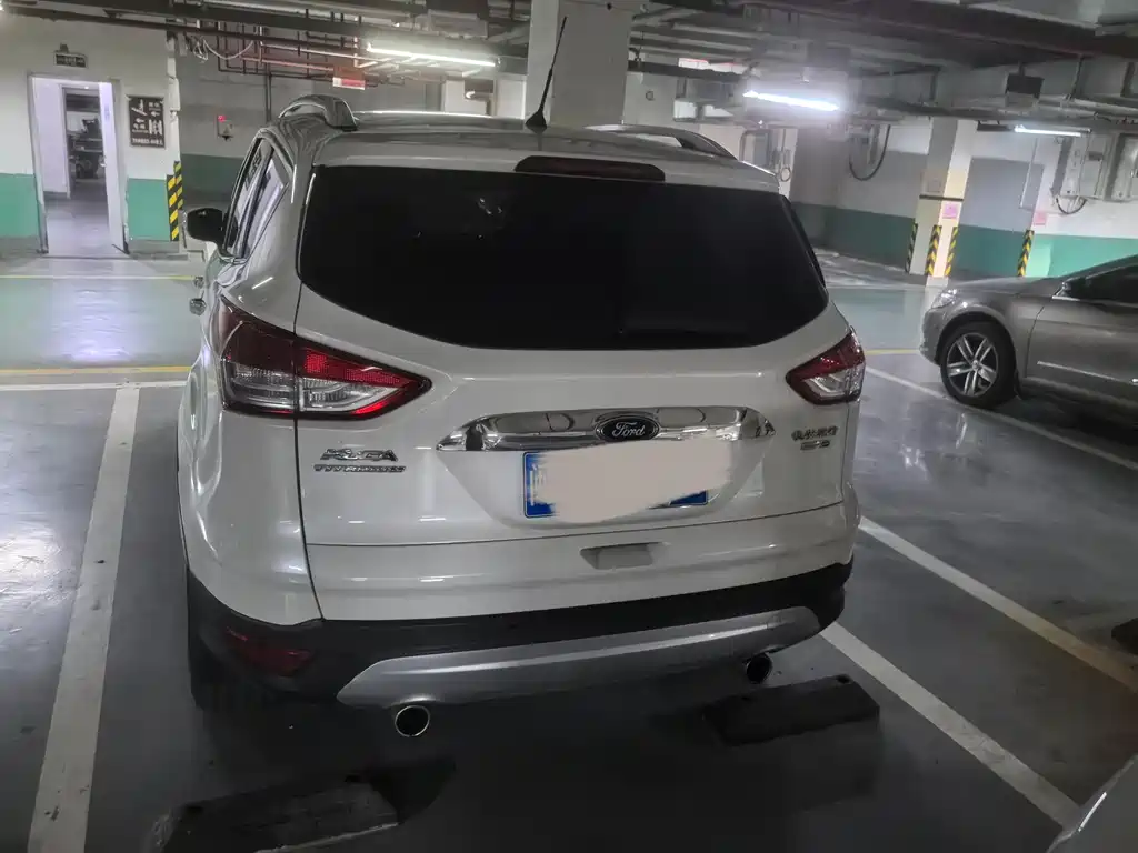Ford Kuga 2015 — фото 8
